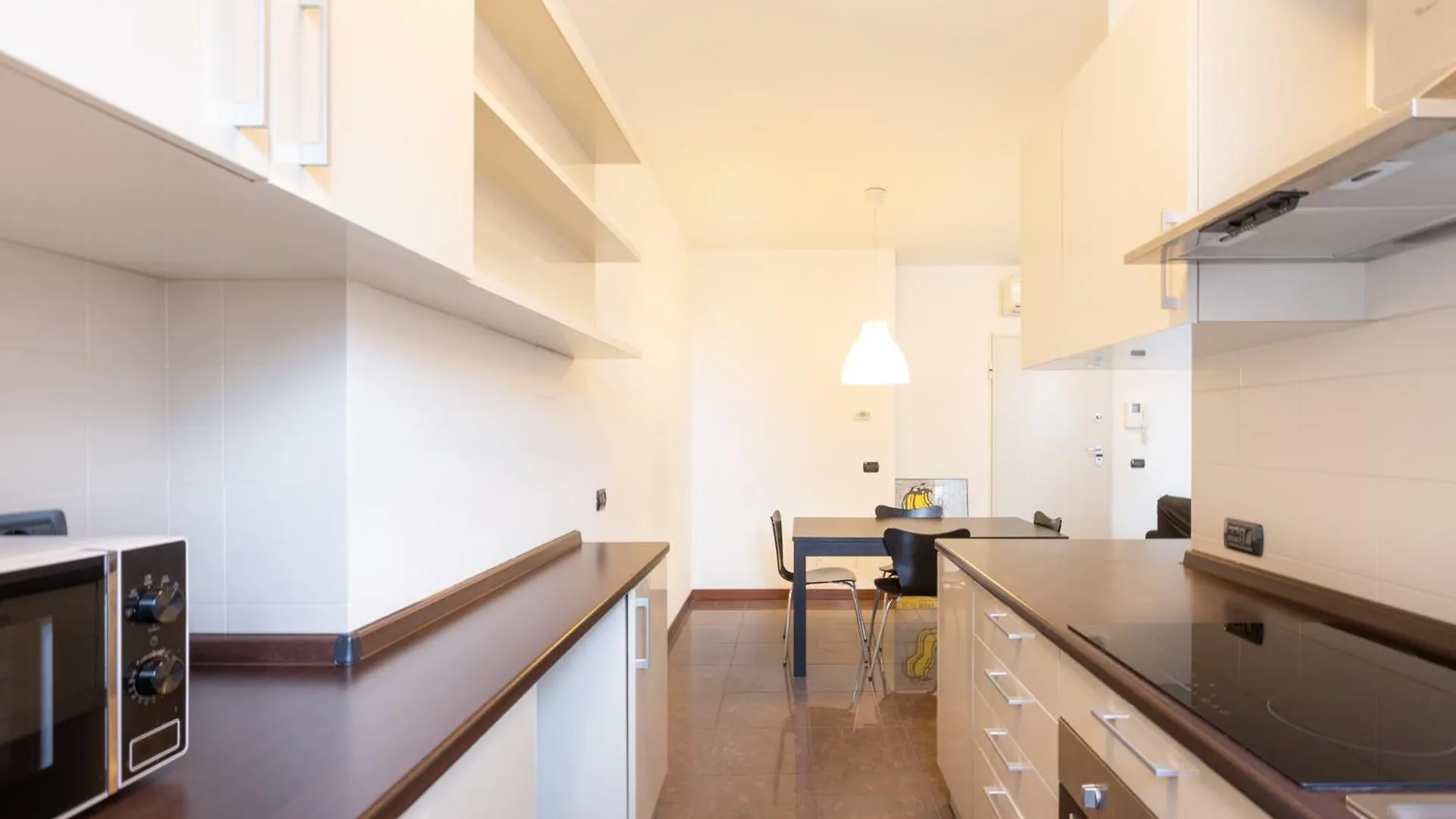 Bright Two Bedrooms Apartment With Terrace Zanuso - Mirable Pm 밀라노