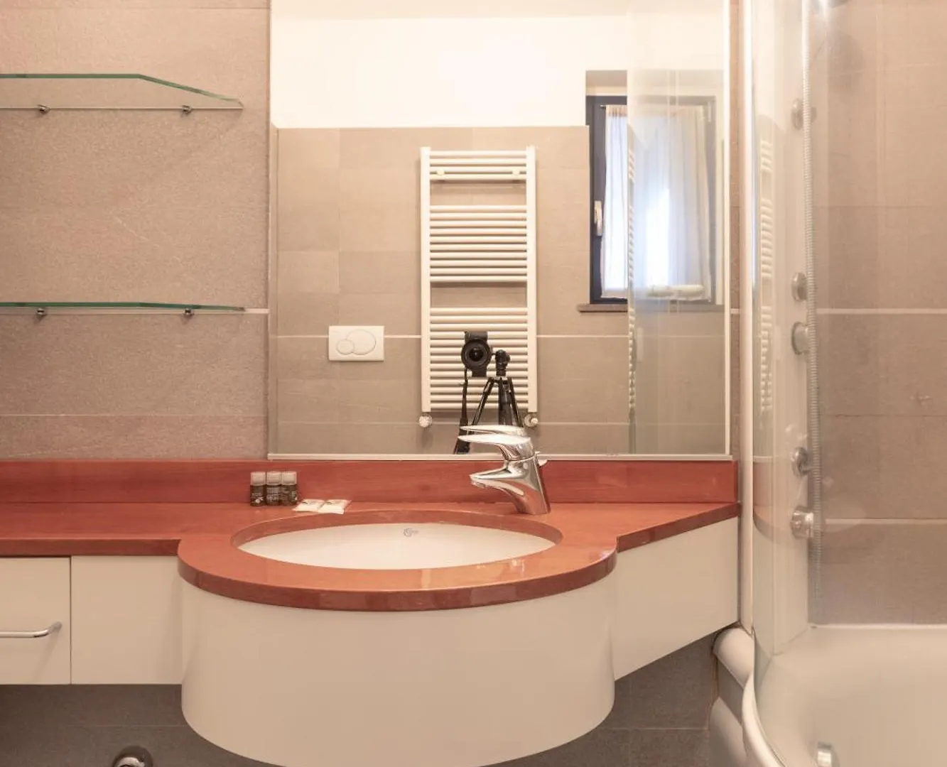 Bright Two Bedrooms Apartment With Terrace Zanuso - Mirable Pm 밀라노