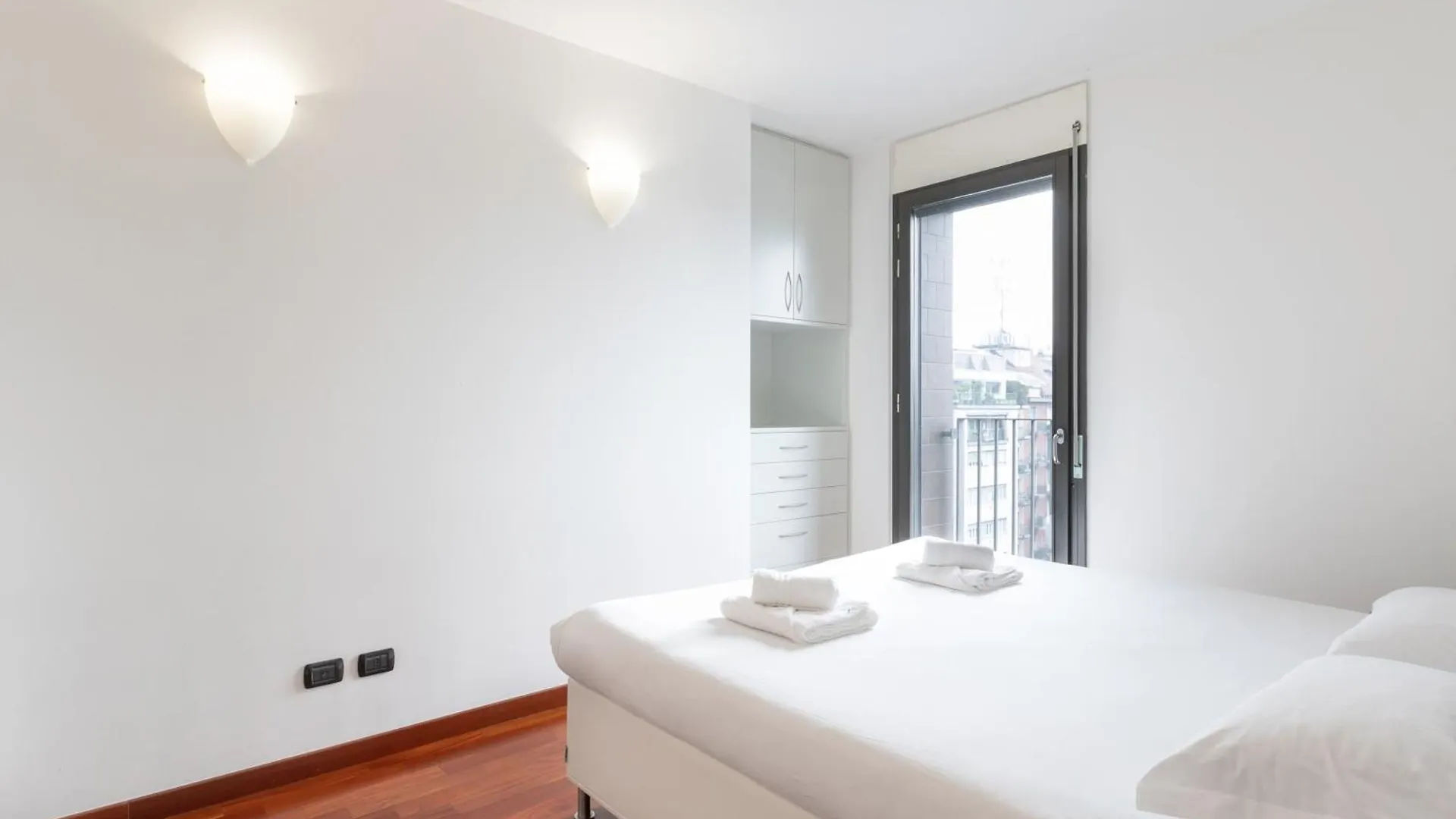 Bright Two Bedrooms Apartment With Terrace Zanuso - Mirable Pm 밀라노 0*,  이탈리아