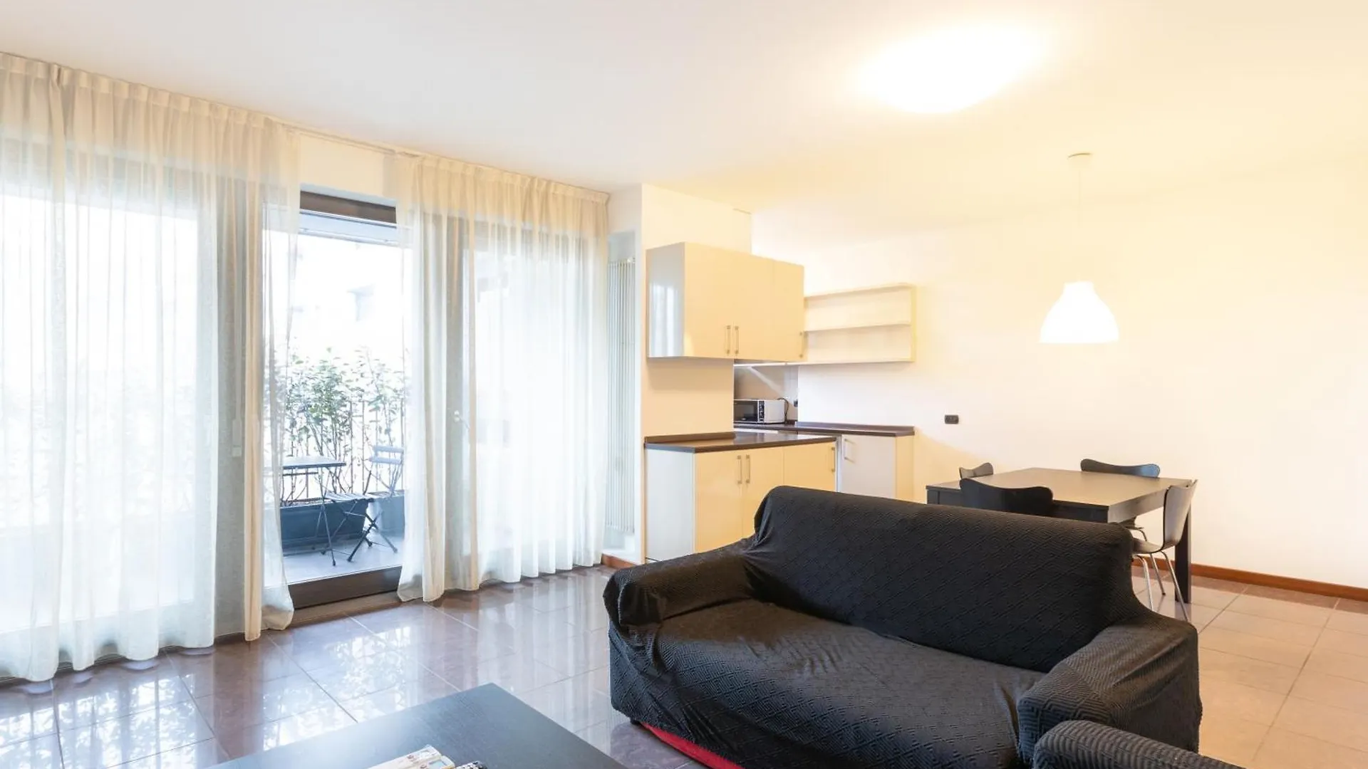 Bright Two Bedrooms Apartment With Terrace Zanuso - Mirable Pm 밀라노