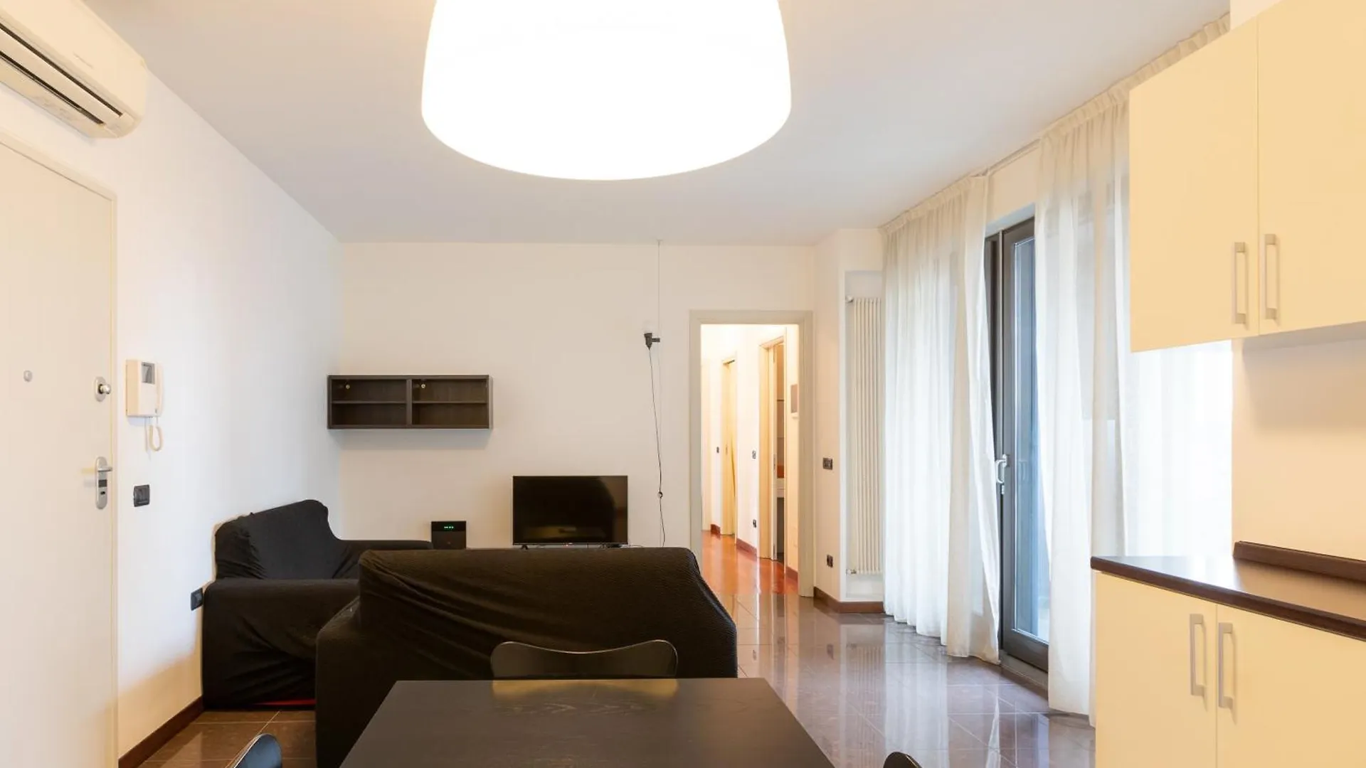 Bright Two Bedrooms Apartment With Terrace Zanuso - Mirable Pm 밀라노 이탈리아