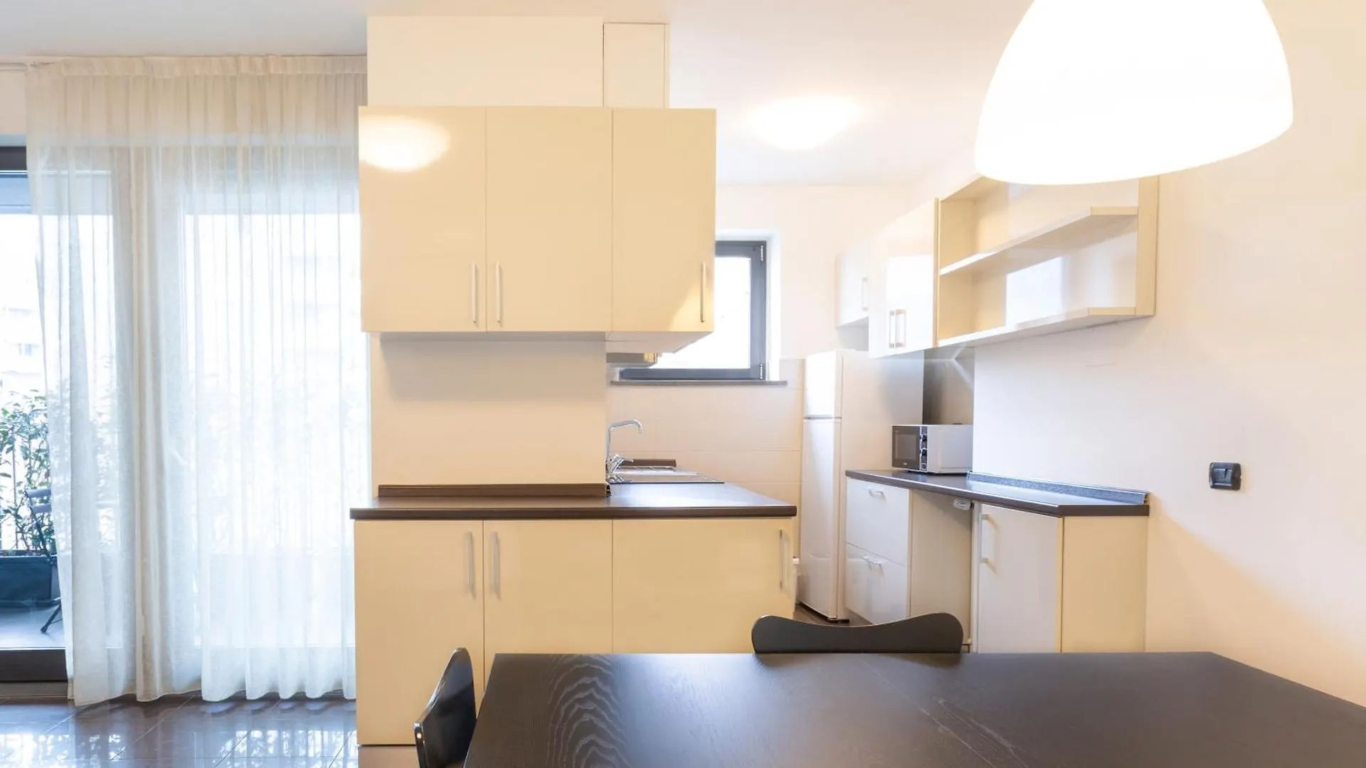 Bright Two Bedrooms Apartment With Terrace Zanuso - Mirable Pm 밀라노